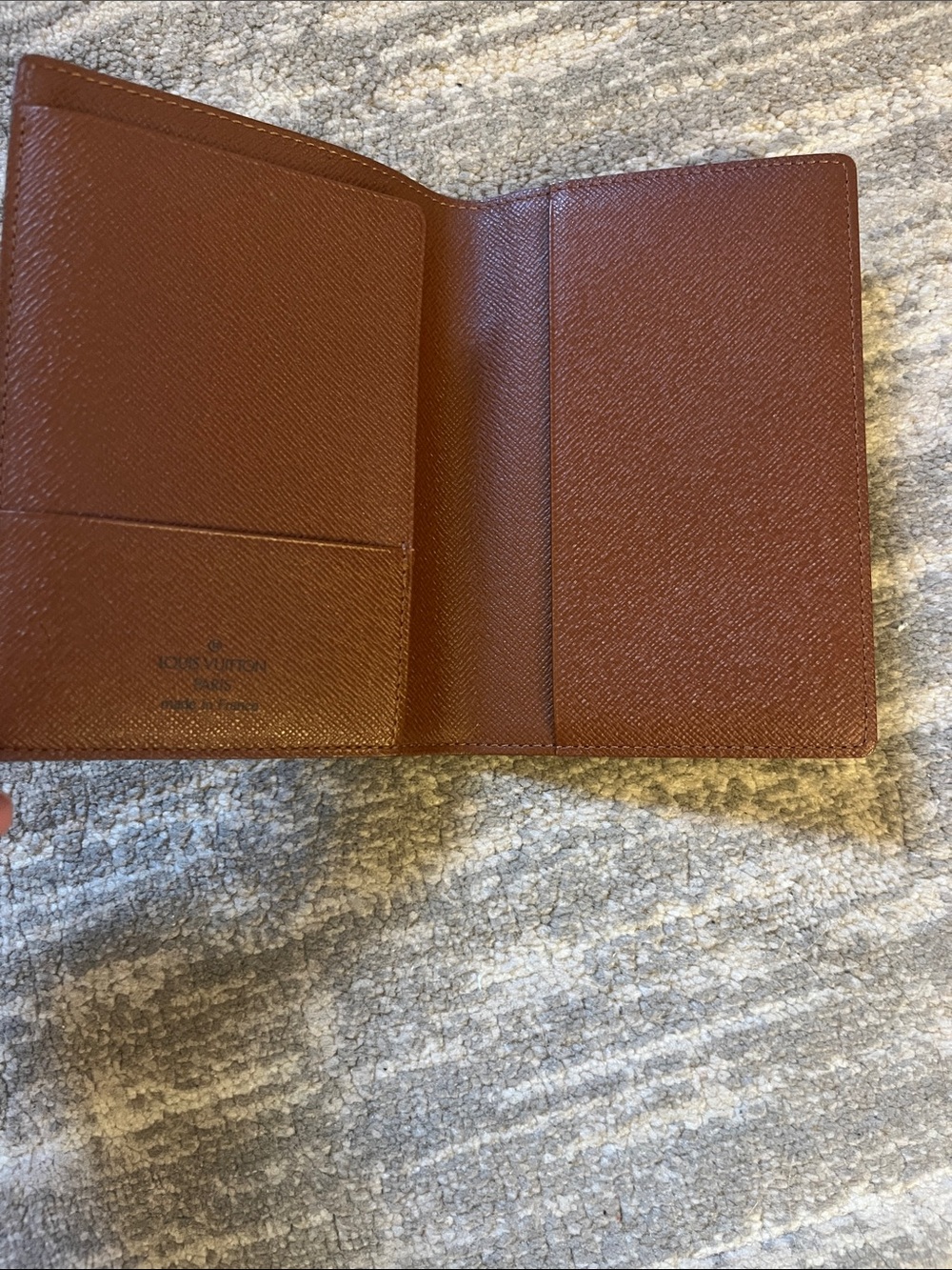 Louis Vuitton Monogram Passport Holder in Classic Monogram Print - Picture 4 of 4